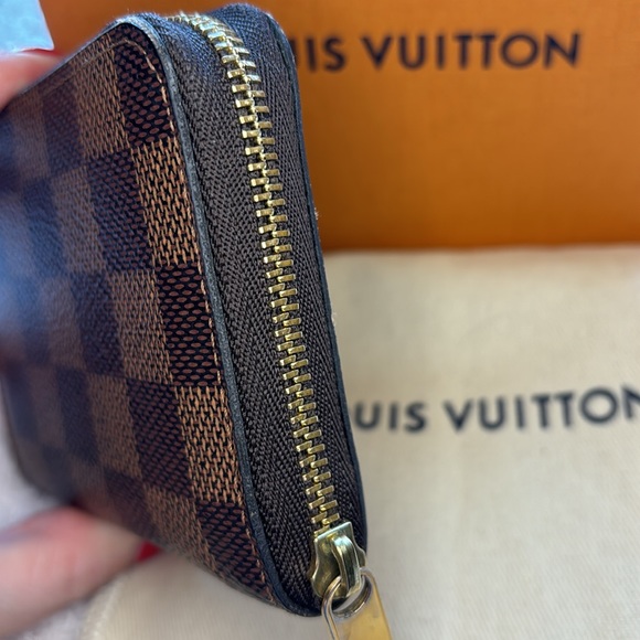 Louis Vuitton Damier Compact Wallet with Pink Interior - Picture 5 of 10